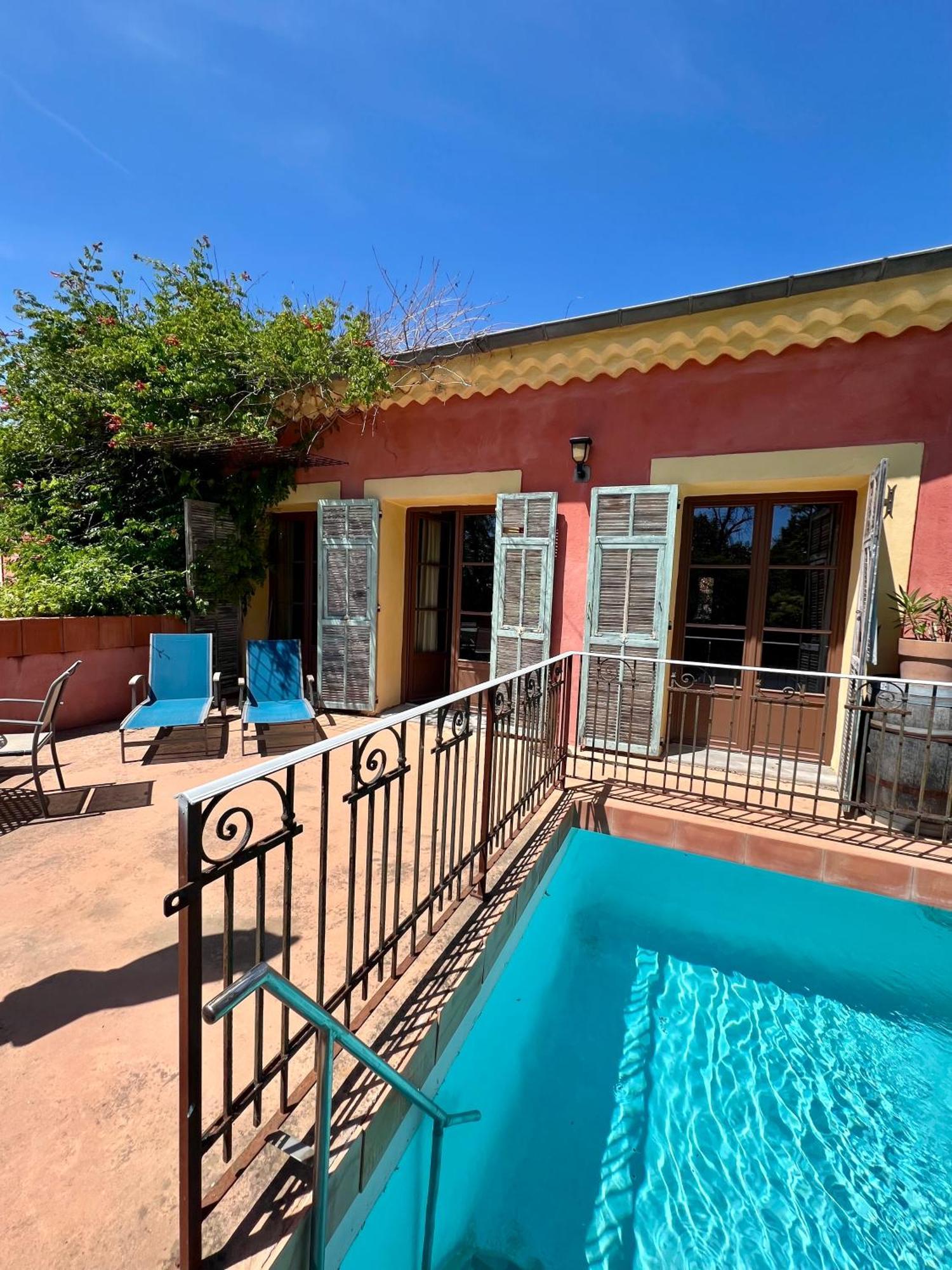 Vinauberge Poilhes 外观 照片