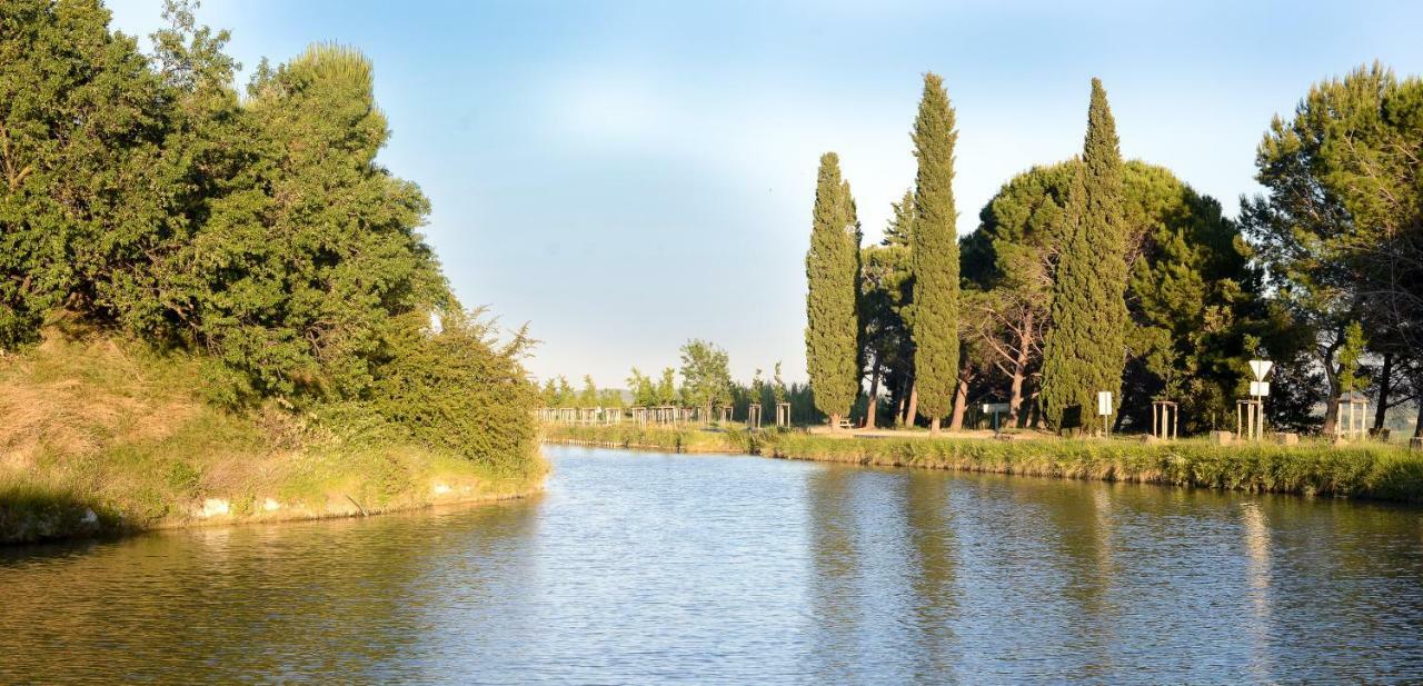 Vinauberge Poilhes 外观 照片